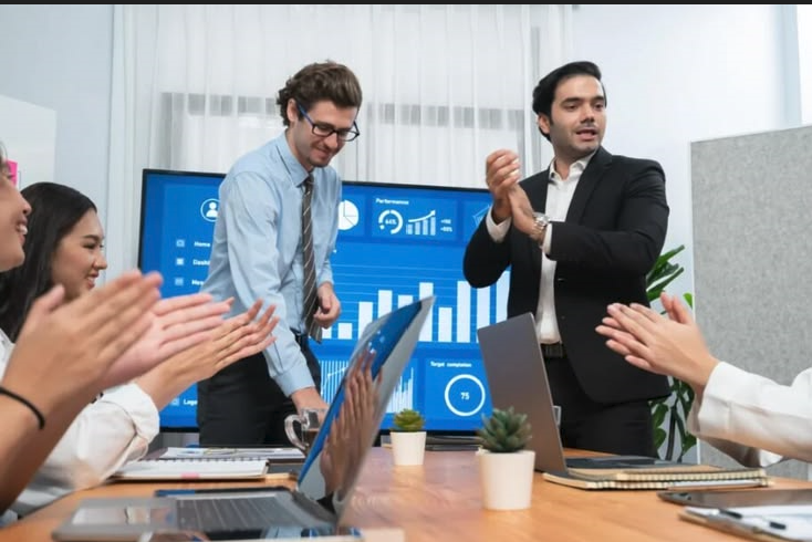 How Sales Rep Tracking Software Improves Team Accountability